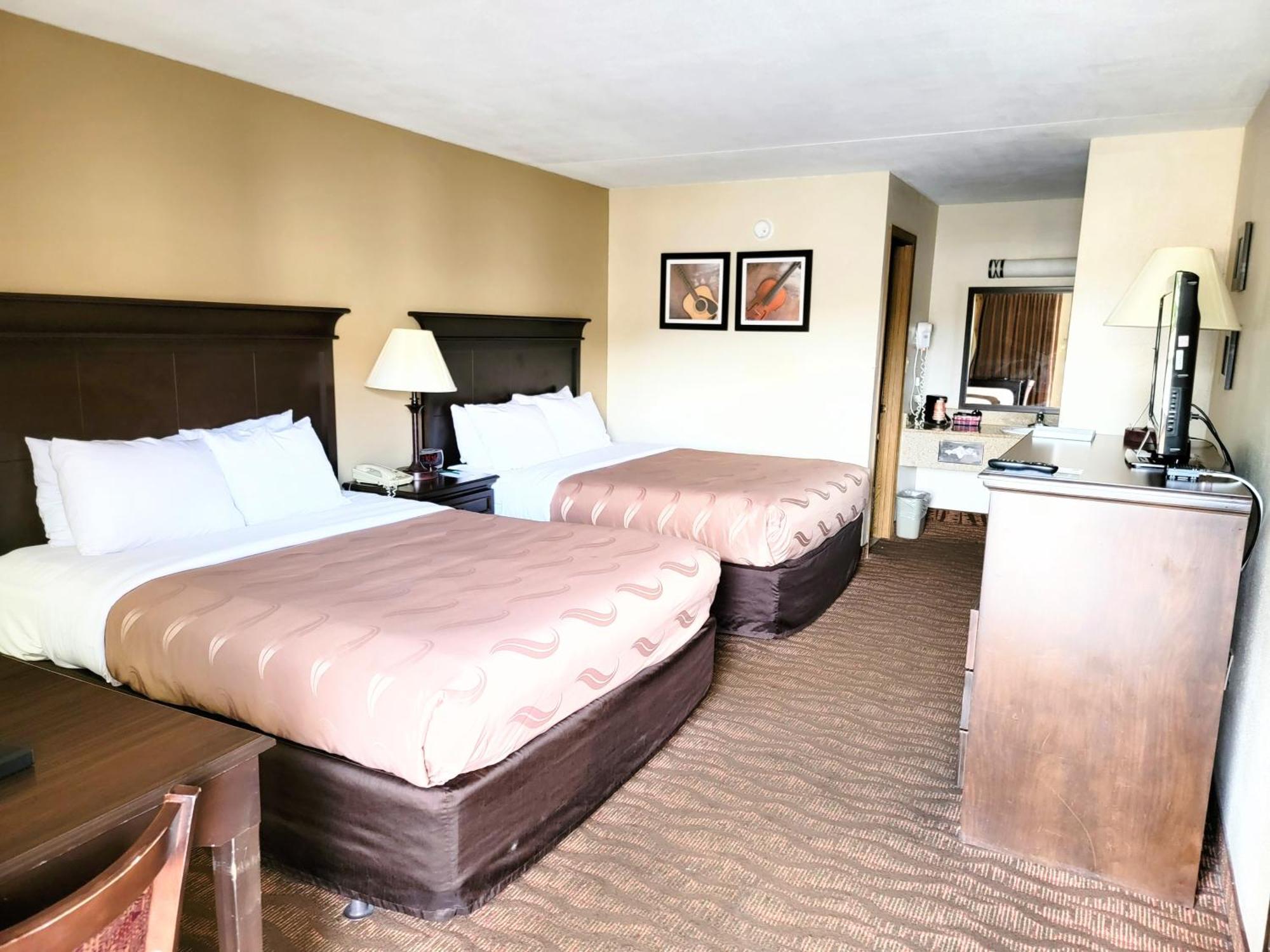 Quality West Inn 3*