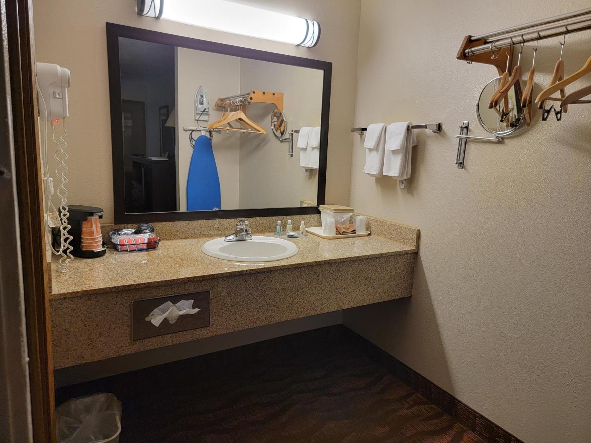 Quality West Inn